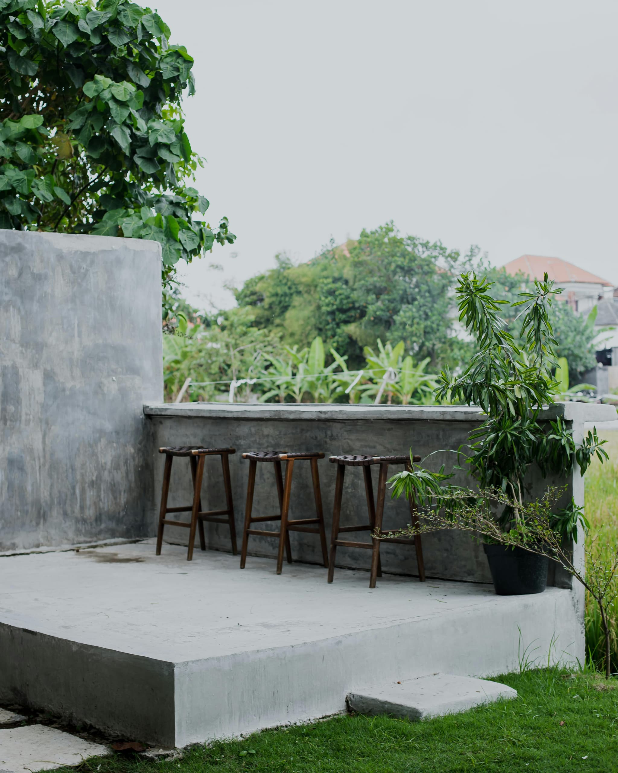 Outdoor landscaping with lighting